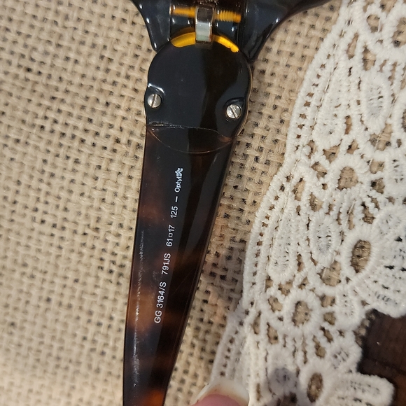 🎉SOLD🎉 Authentic Gucci sunglasses - Picture 6 of 7